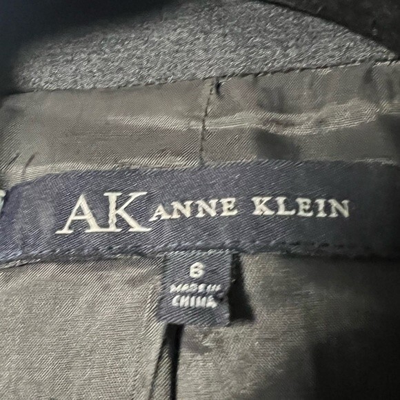 Ann Taylor Single Button Blazer Size 6 - Picture 4 of 9